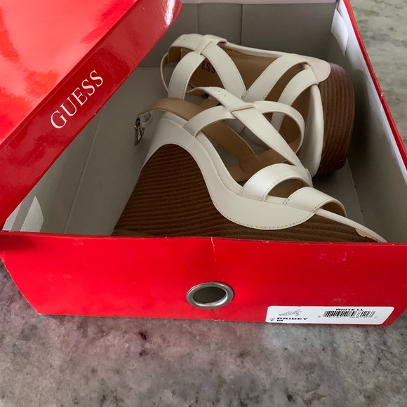 Guess Sandles - Picture 3 of 5